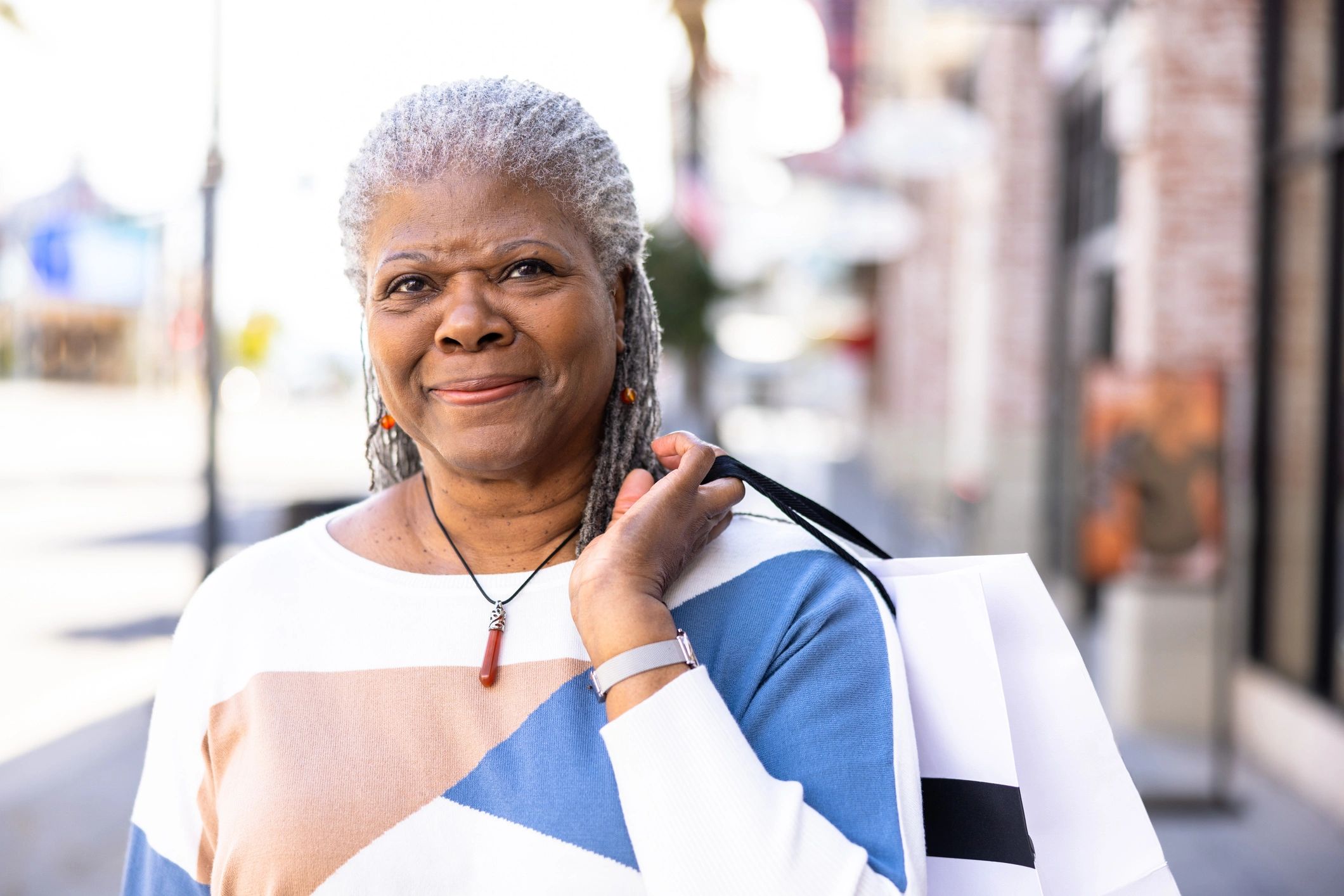 happy fashion shoppers testimonial portrait