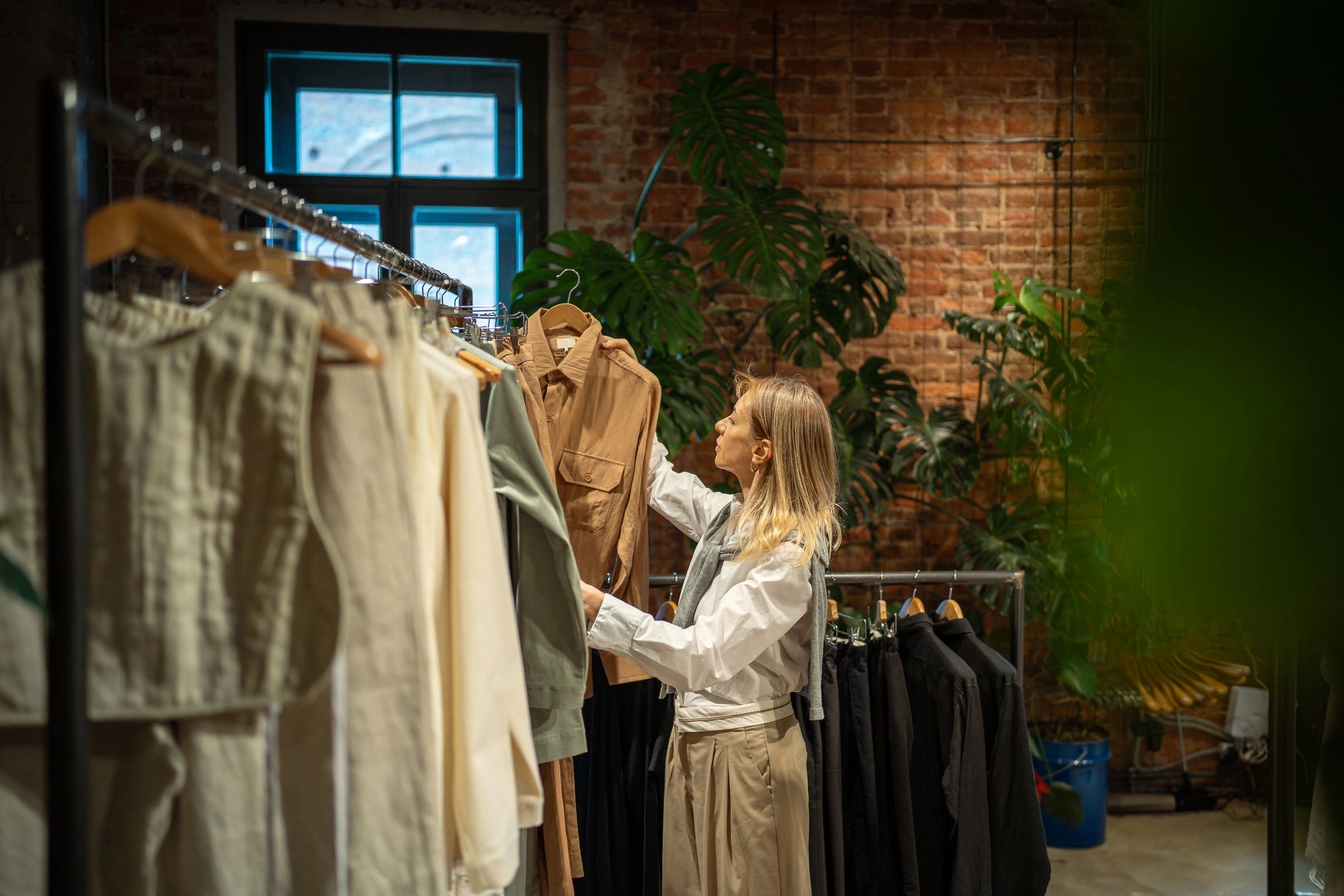 women's fashion modern clothing