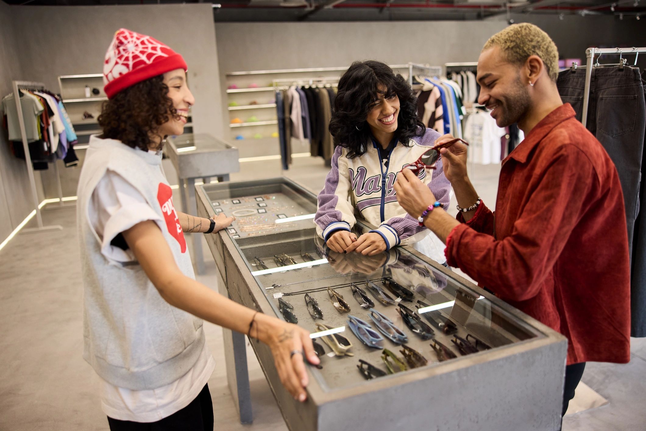 modern fashion customer service